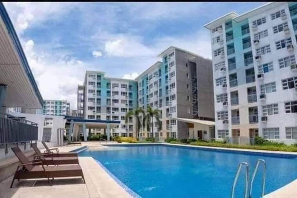 Davao City Condo Living Made Easy Lifestyle Esterno foto