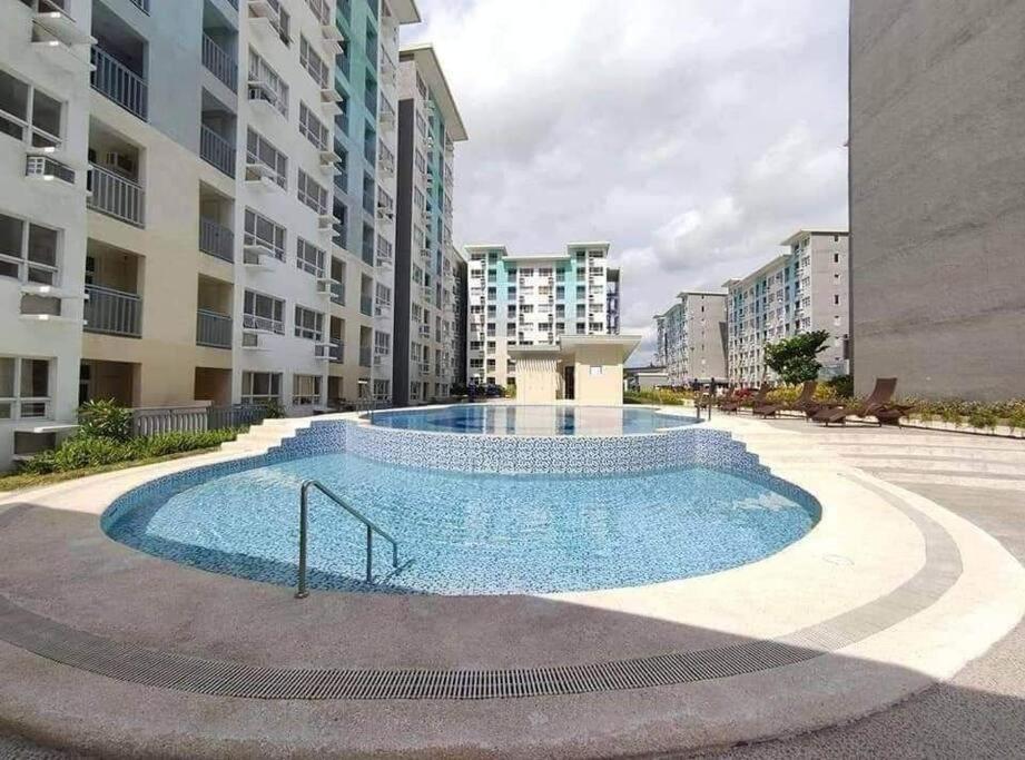 Davao City Condo Living Made Easy Lifestyle Esterno foto